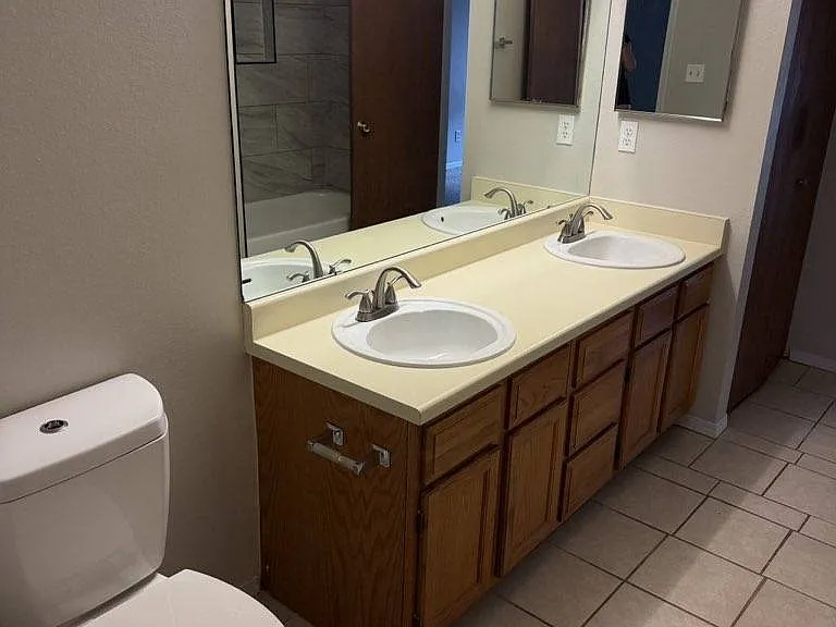 Full Bathroom - Upstairs