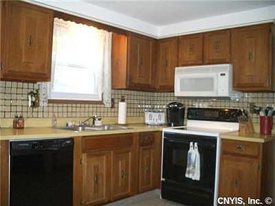 4th image of 8025 Evesborough Dr