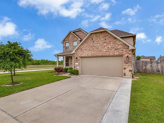 2nd image of 1526 Brook Hollow Dr