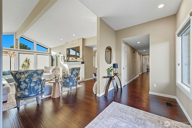 5th image of 839 Country Club Road