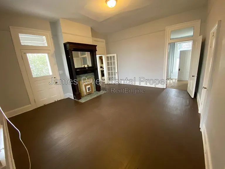 1003 Floyd St #2 — Photo 2