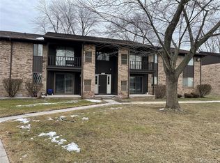 256 E Thirteen Mile Rd, Madison Heights, MI 48071
