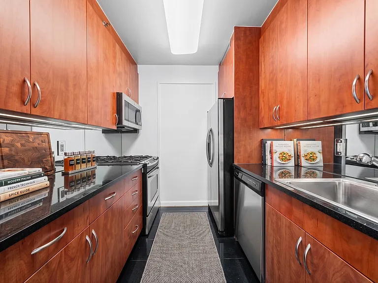 420 E 61st St #34L — Photo 7