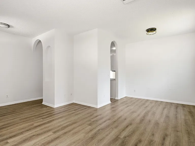 10301 Beneva Dr — Photo 8