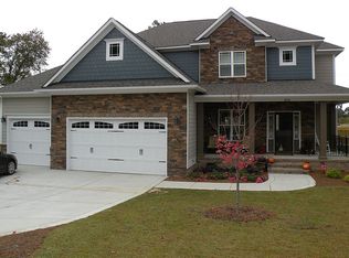 2834 Whisper Oaks Ct, Fayetteville, NC 28306