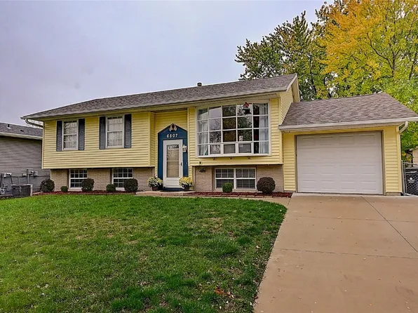 6807 Idlebrook Ln NE, Cedar Rapids, IA 52402