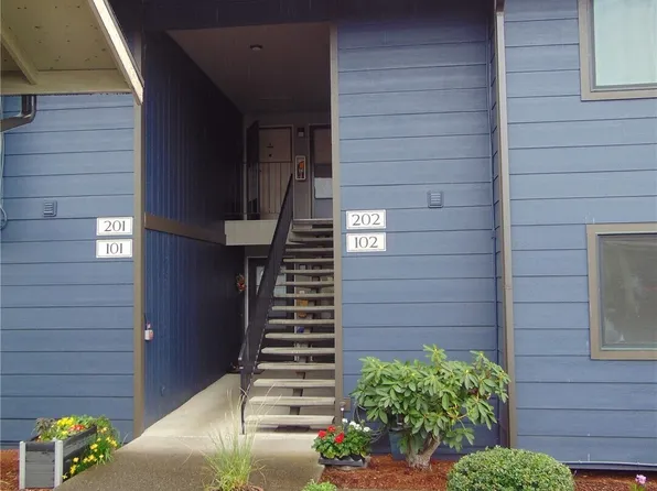 3390 Narrows View Lane NE #102, Bremerton, WA 98310
