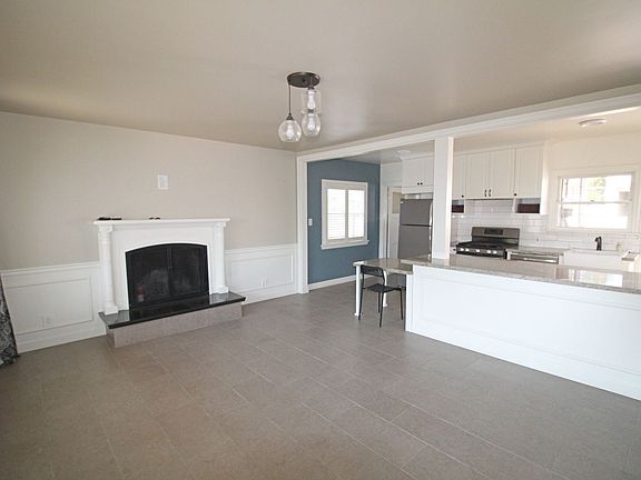 2nd image of 1133 Meta St