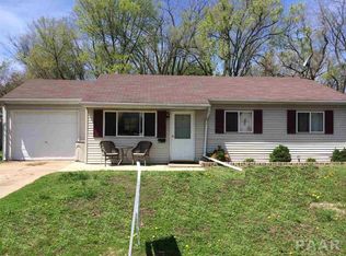 315 Arrow St, Pekin, IL 61554