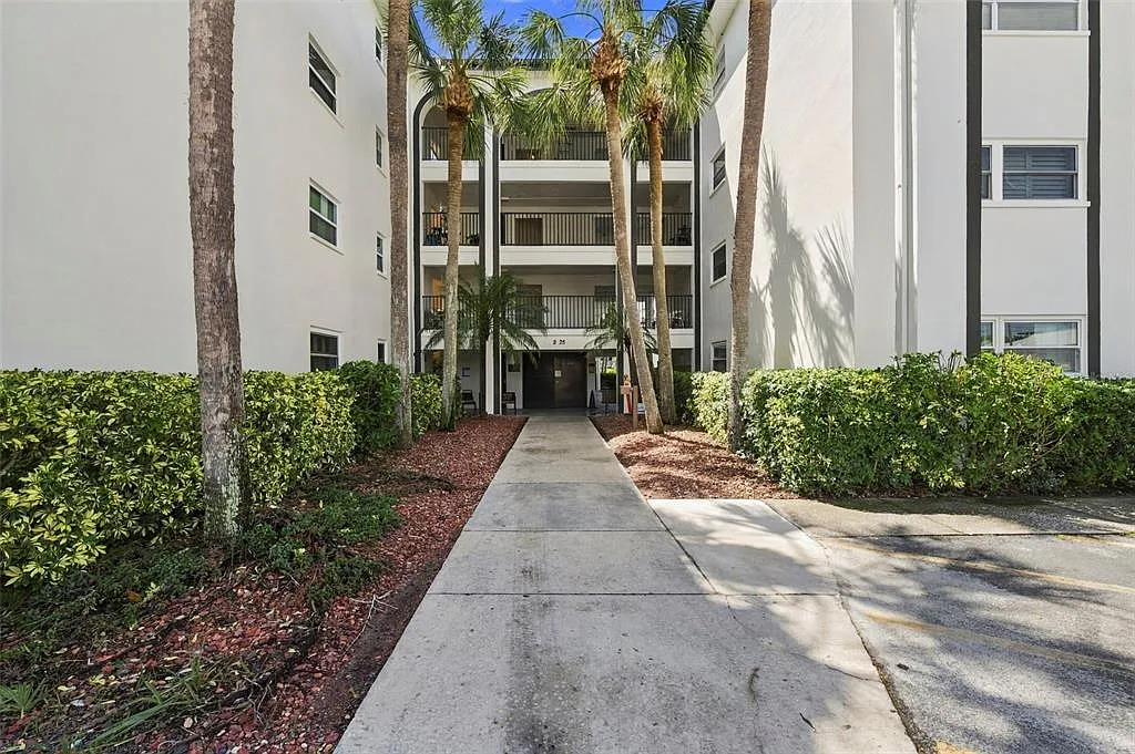 1 bed, 1.0 bath, 690 sqft, $1,375 — Photo 3
