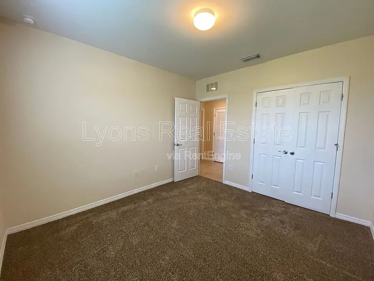 111 NW 9th St — Photo 8