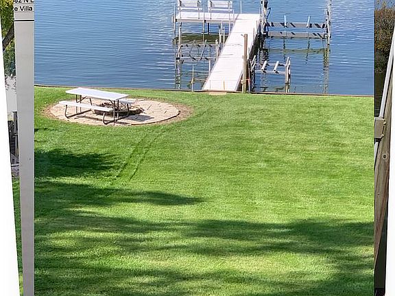 Beautiful sloping lawn. 