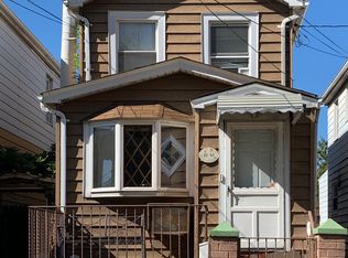 5740 75th St, Middle Village, NY 11379