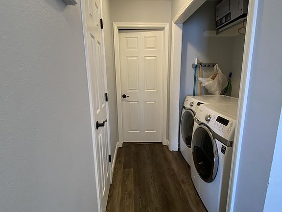 2nd image of 909 N Windermere Dr