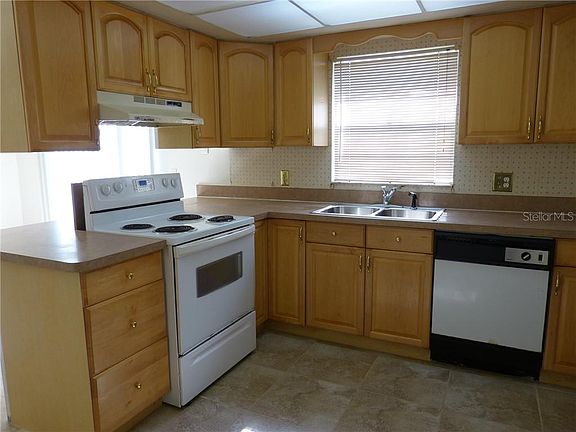3rd image of 6908 Alpert Dr