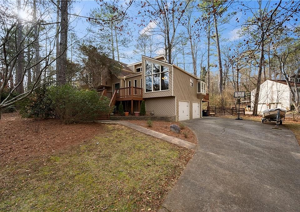 1st image of 2561 Rocky Springs Dr