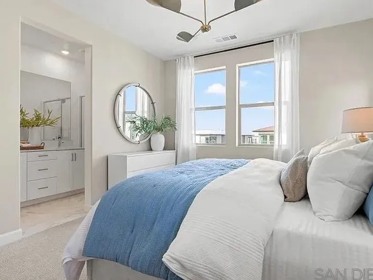 319 Honeysuckle Way — Photo 15
