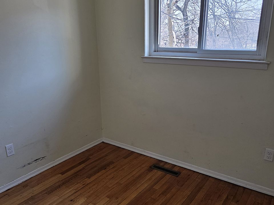 2nd image of 6 Bayside Park Dr Floor 2