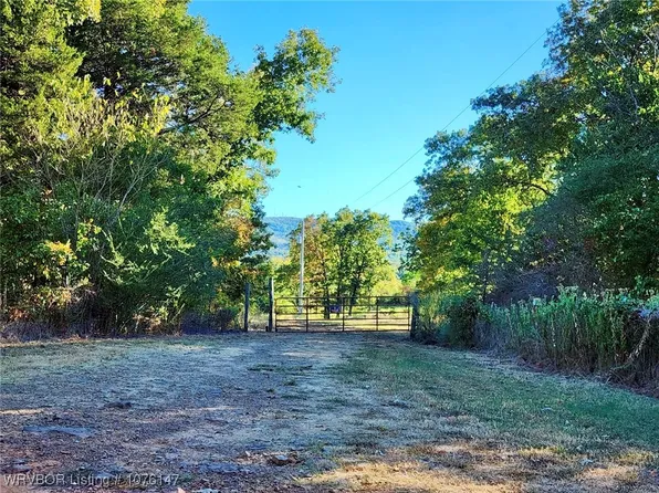 23555 Smith Rd, Shady Pt, OK 74956