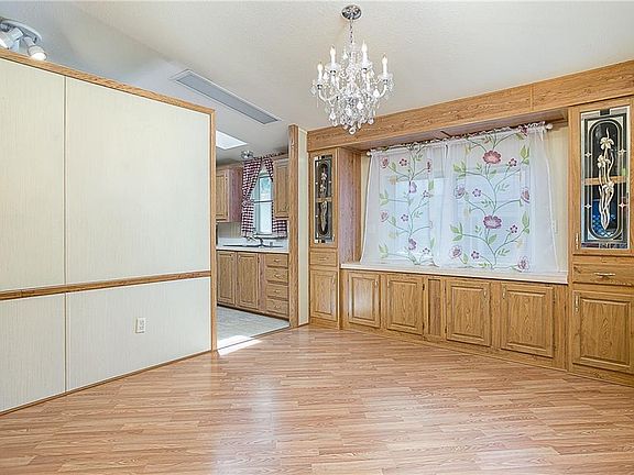 4th image of 3824 Towhee Ln