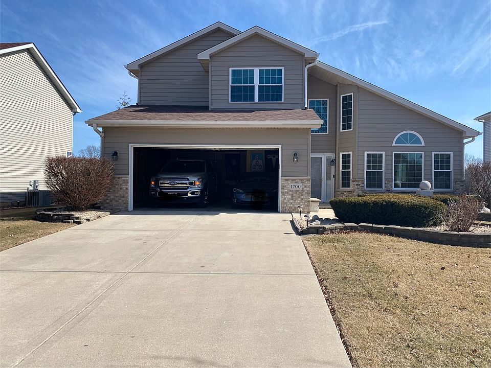 1st image of 1700 Parkside Dr