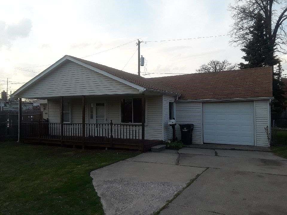 2nd image of 21525 Grand Lake St