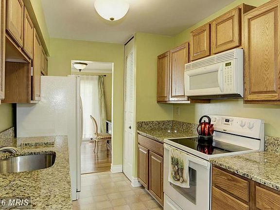 5th image of 214 Michele Cir