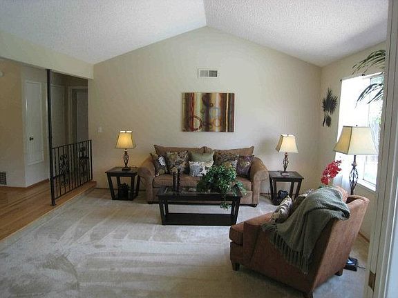 5th image of 837 Piper Ave