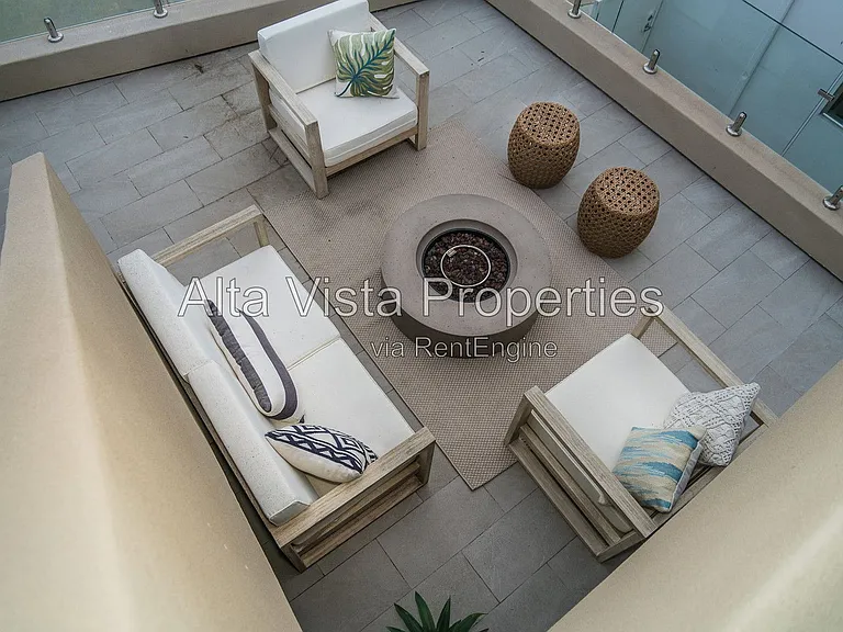 5606 Dolphin Pl — Photo 35