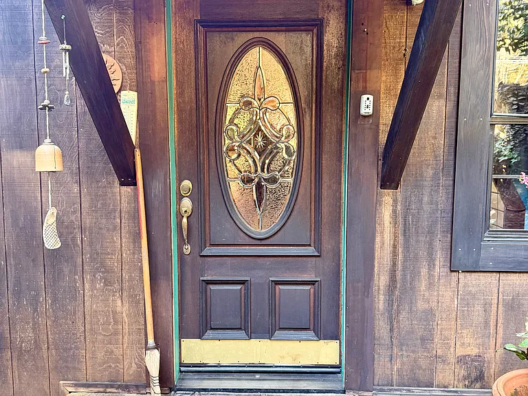 452 Spruce Ave — Photo 2