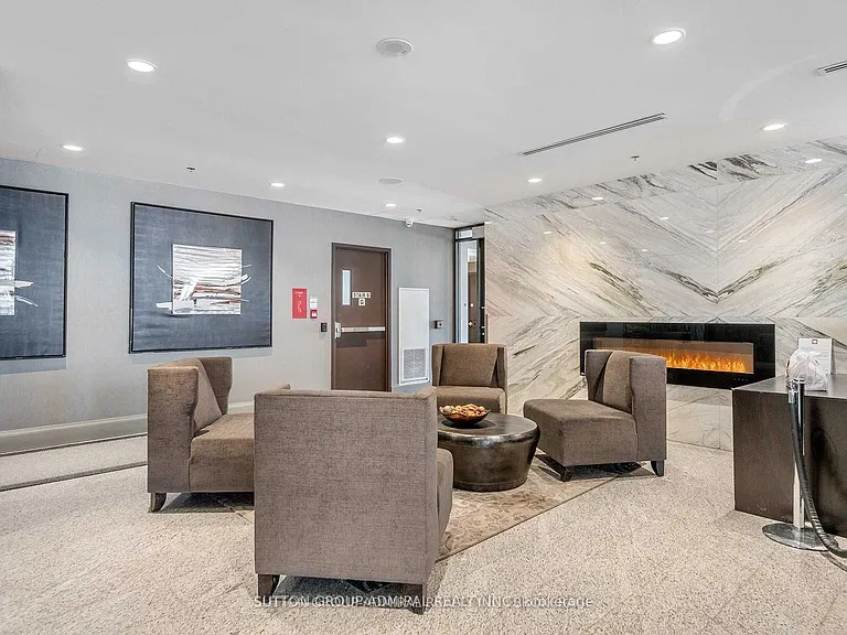 825 Church St #301 — Photo 14