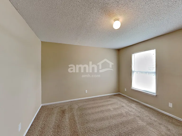 6804 Woodland Heights Dr — Photo 15