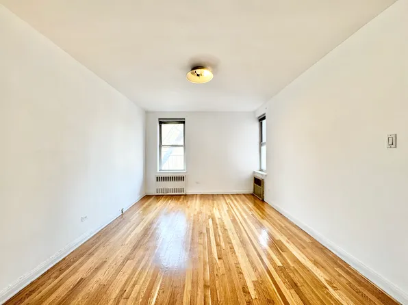 83-37 Saint James's Avenue image 6 of 8