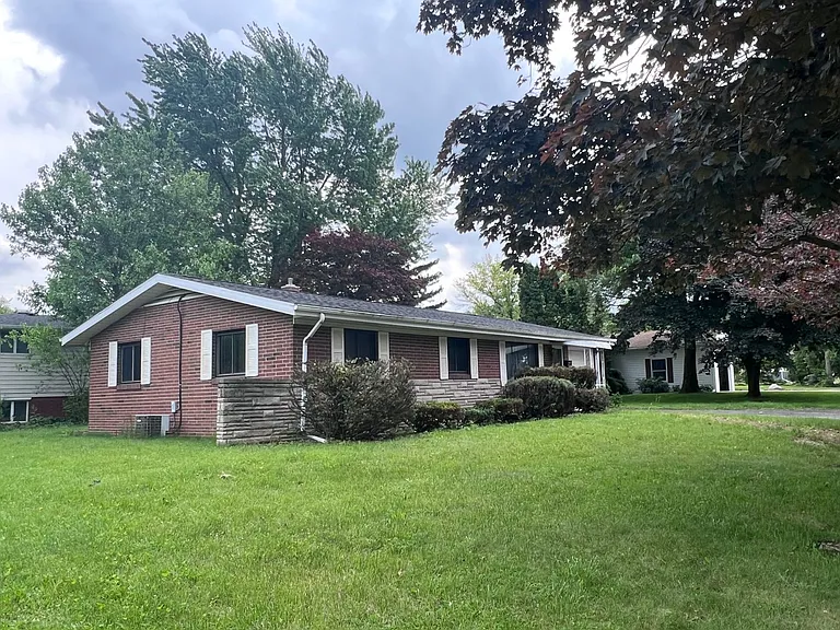 2634 N Salisbury St — Photo 12