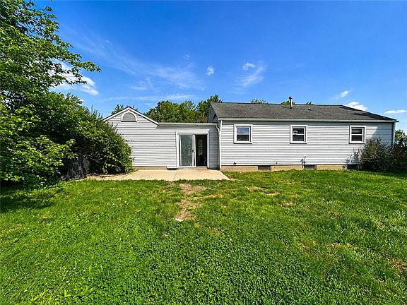 3rd image of 1553 Savannah Rd