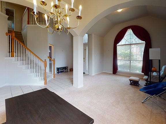 3rd image of 2806 Ashbury Dr