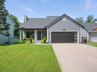 4510 89th St, Urbandale, IA 50322