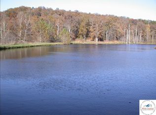 1071-1072 Robinson Dr, Edwards, MO 65326