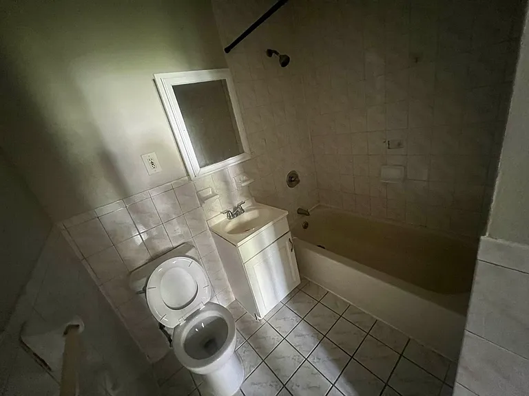 943 Herkimer St #3 — Photo 14