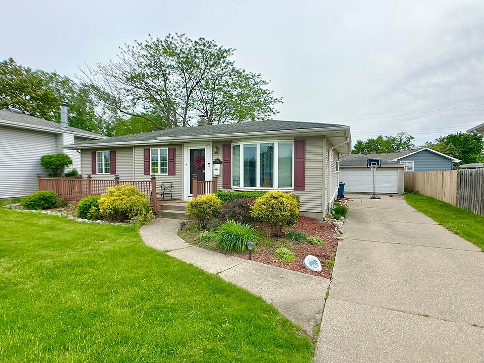 1st image of 2918 100th St