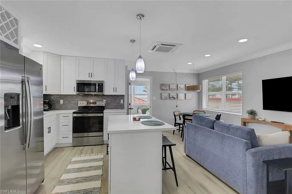 10701 Gulf Shore Dr — Photo 1