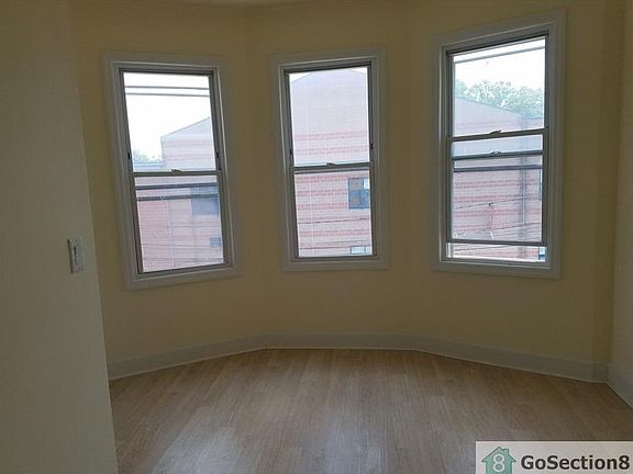 3rd image of 527 S 21st St #3