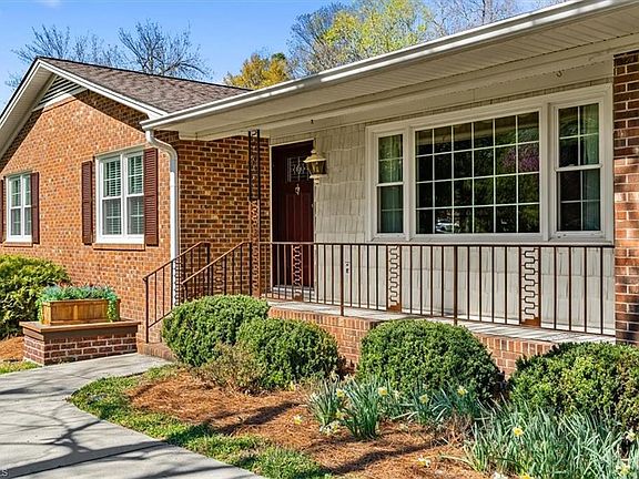 2nd image of 220 Cedarwood Dr