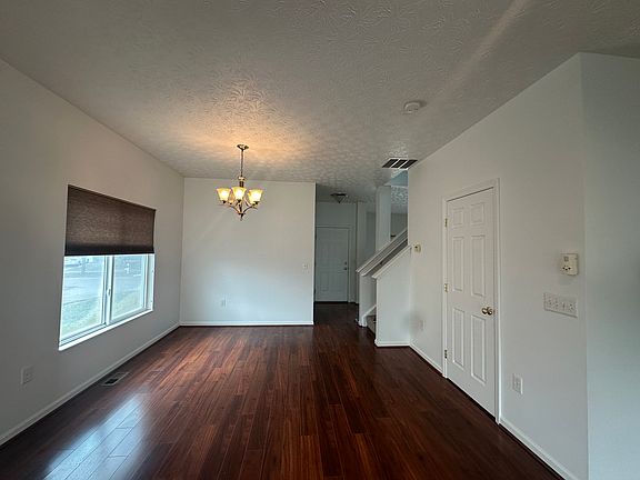 5th image of 3010 Kant Pl