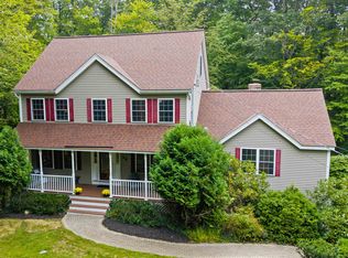 29 Abenaki Circle, Chester, NH 03036