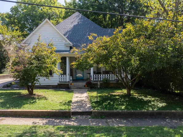 928 E Main St, Batesville, AR 72501