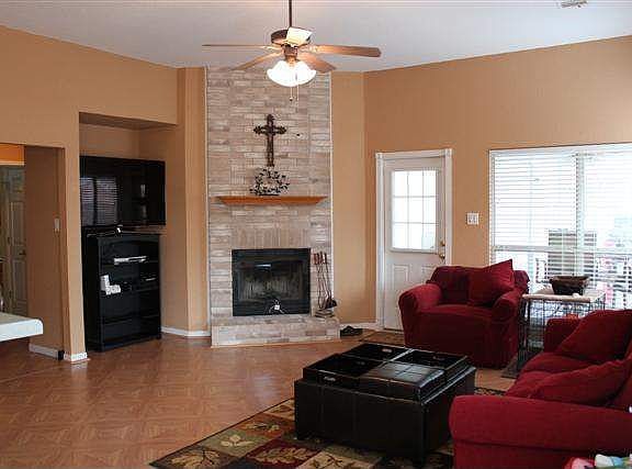 2nd image of 2416 Kingsbury Dr