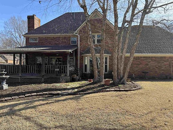 3rd image of 599 Forestdale Dr