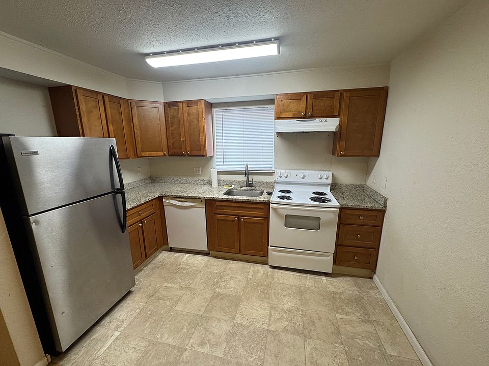 1st image of 5826 S Bannock St #3