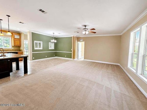 3rd image of 47 Yellow Pine Rd